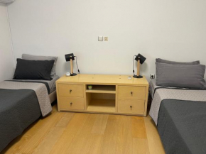 Vouliagmeni Green Hill Apartment